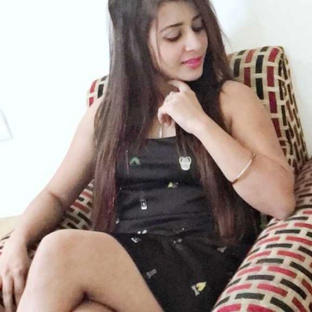 Young Escorts Near The Park Hotel // 9958560360 // Connaught Place Vip Model Call Girls Service